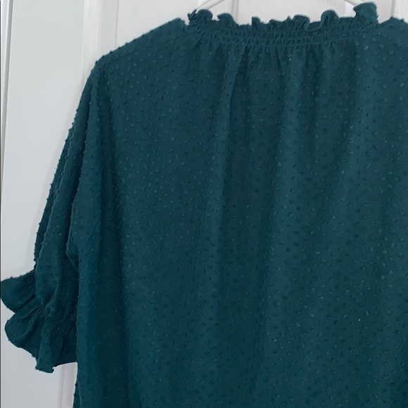 Emerald green color push blouse - Picture 4 of 4